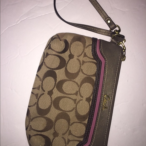 NWOT Brown Coach Wristlet - Picture 5 of 8